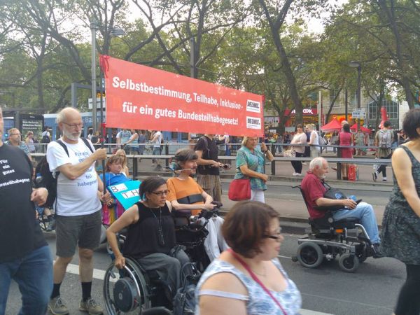 Bild von der Demonstration zum Teilhabegesetz in Köln