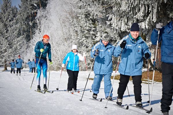 Special Olympics Athleten der Lebenshilfe Traunstein e.V. beim Langlauftraining mit Tobias Angerer