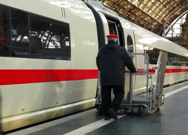 Hublift der Deutschen Bahn