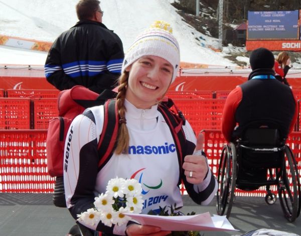 Anna Schaffelhuber nach ihrem Sieg im Abfahrtslauf von Sotschi